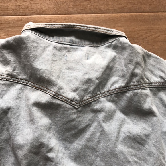 Elia-Cher Jean Jacket - Picture 8 of 9